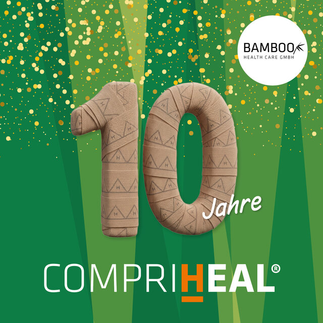 Jubiläumsgrafik zum 10-jährigen Bestehen von CompriHeal® mit großer dreidimensionaler Zahl 10 vor grünem Hintergrund mit Bambus-Elementen und goldenen Konfetti-Punkten. | © Bamboo Health Care GmbH