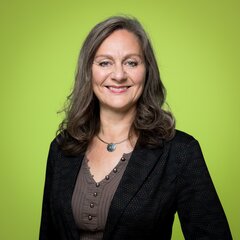 Ein lächelndes Porträt von Sandra Kaersten. | © Bamboo Health Care GmbH